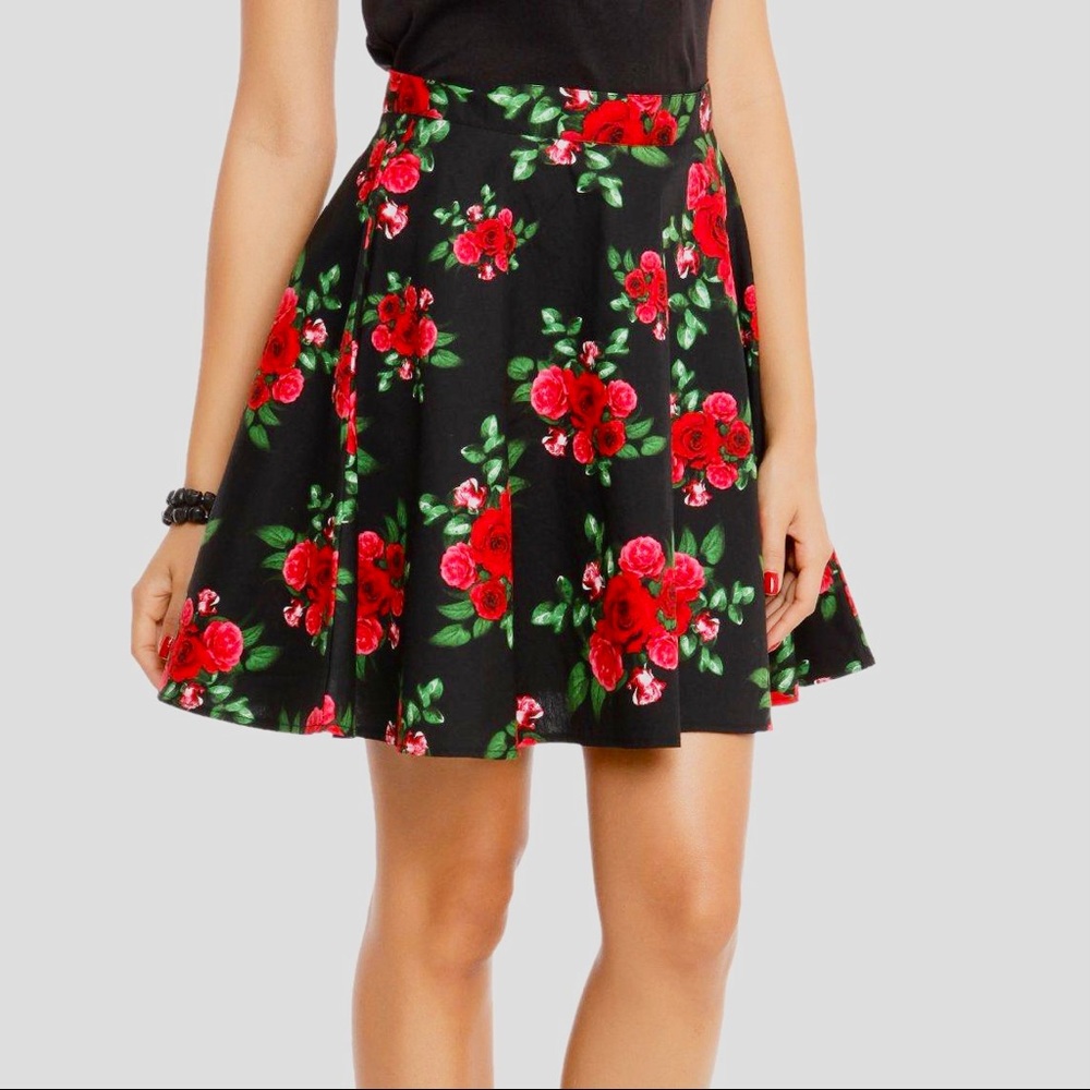 Like New Hell Bunny Rose Print Skirt Size XL